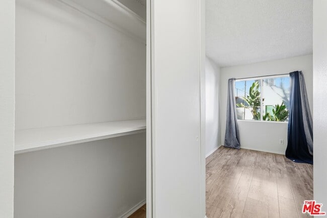 Building Photo - 5460 White Oak Ave