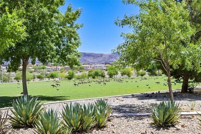 Building Photo - 75 N Valle Verde Dr