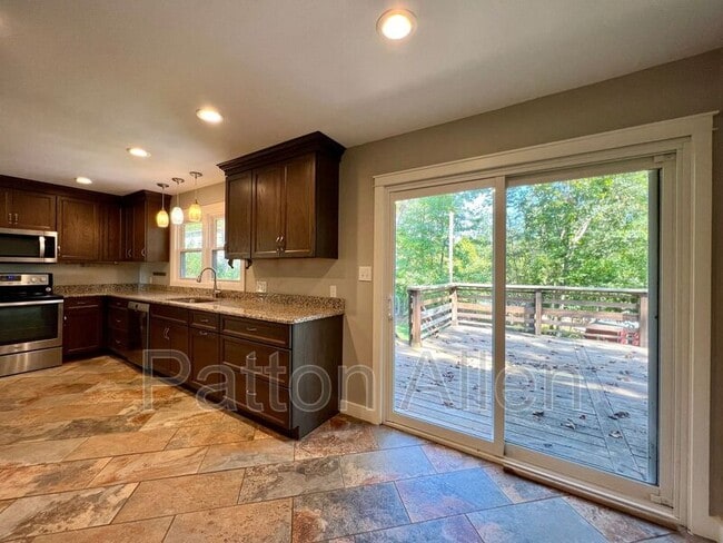 Building Photo - 3 Mt Royal Dr