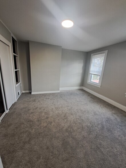 Building Photo - 224 Zara St
