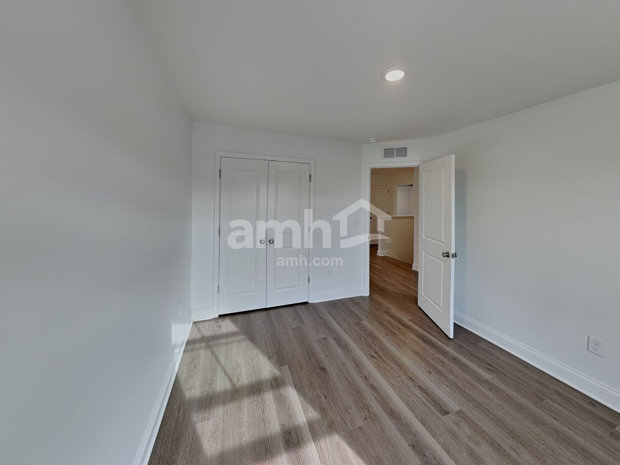 Building Photo - 9034 Henley Ave