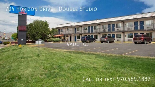Building Photo - 704 Horizon Dr