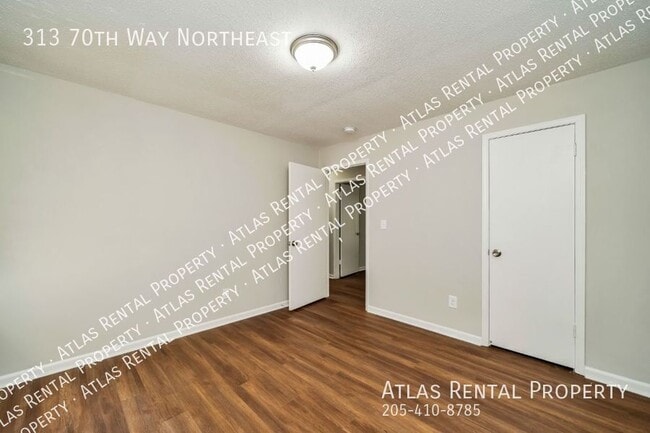 Building Photo - 313 70th NE Wy