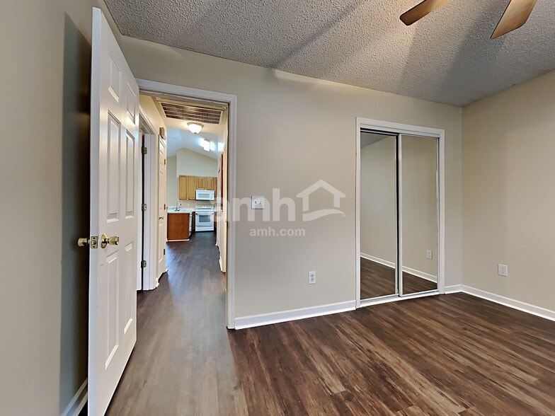 Building Photo - 194 Moon Dance Ln