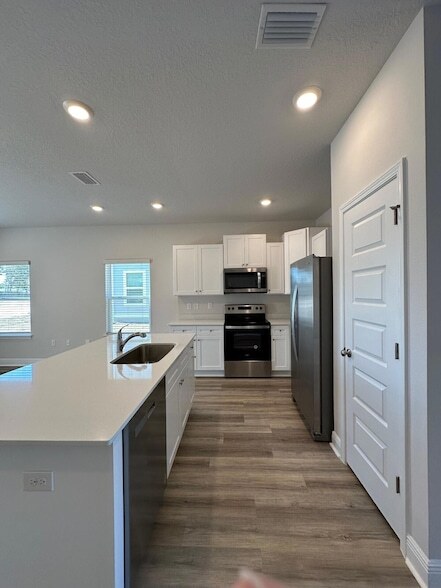 Building Photo - 5737 Stellarjay St