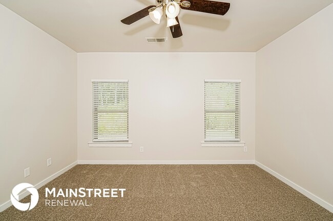 Building Photo - 1400 Brookhaven Dr