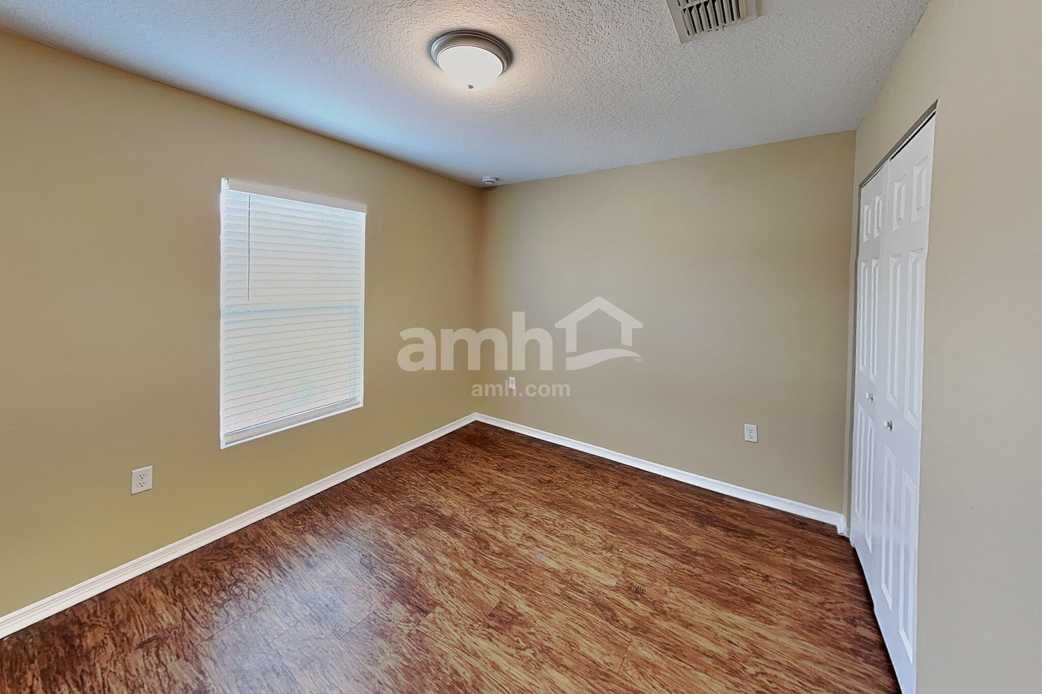 Building Photo - 1733 Strathmore Cir