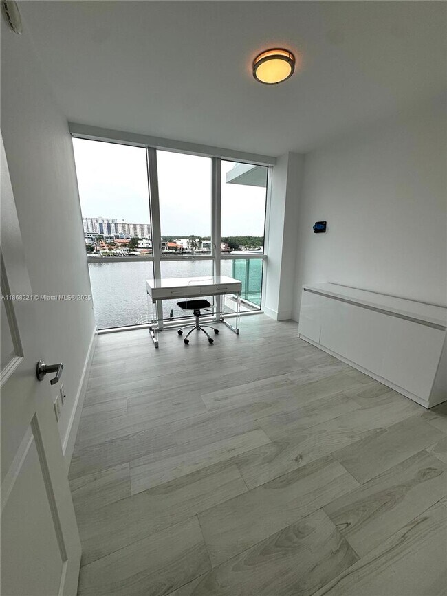 Building Photo - 400 Sunny Isles Blvd