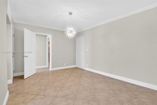 Building Photo - 2715 N Ocean Blvd