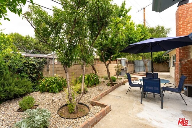 Building Photo - 22736 Cantlay St