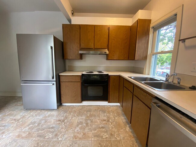 Building Photo - 5 bedroom house in the heart of Corvallis!