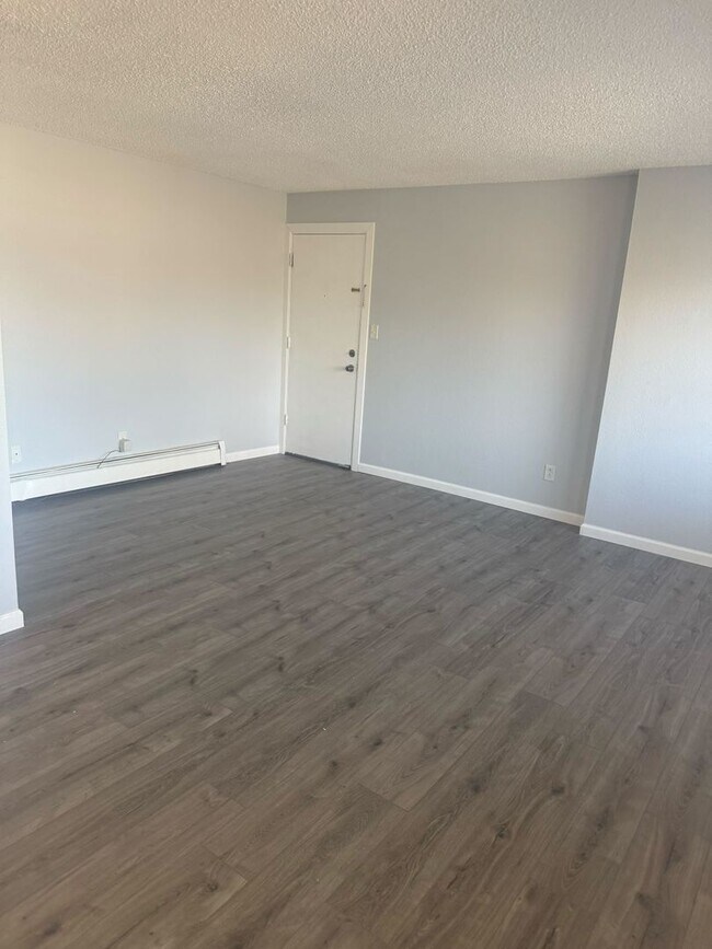 Building Photo - 2880 Eliot Cir