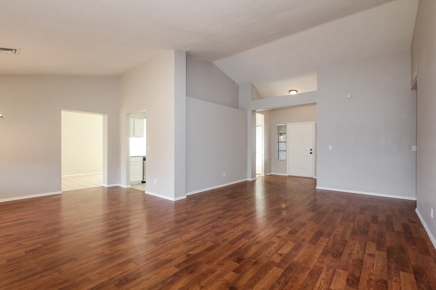 Building Photo - 5215 W Diana Ave