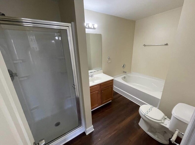 Building Photo - 974 Ramsgate Dr SW