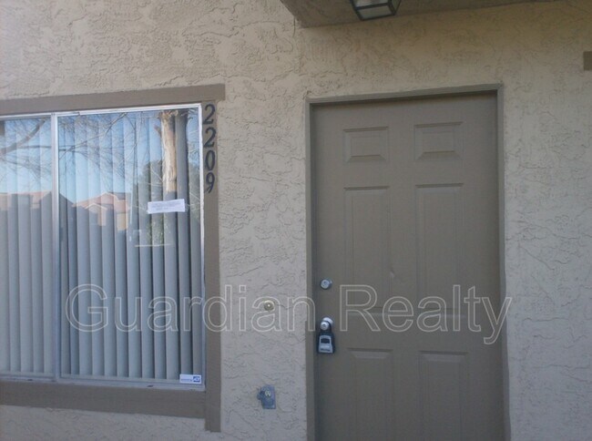 Building Photo - 2209 Tall Pine Dr