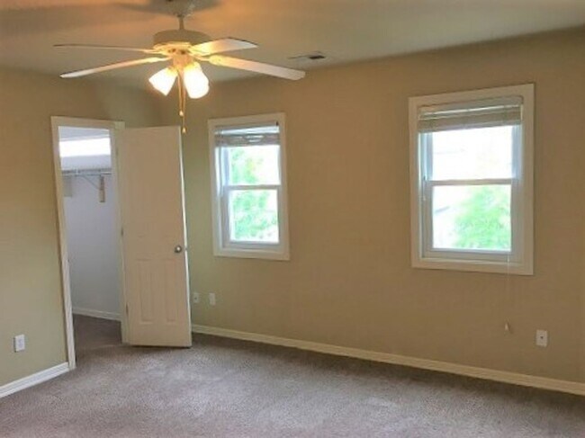 Building Photo - BEAUTIFUL HOME IN GREAT LOCATION!