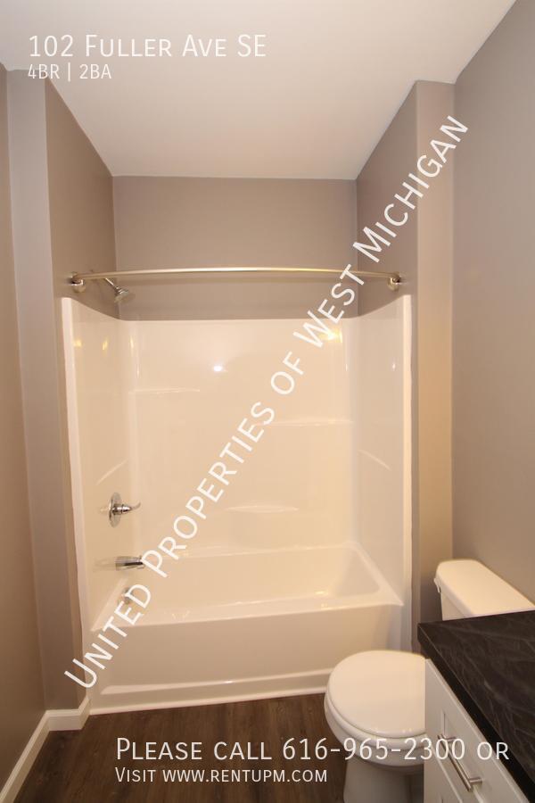 Building Photo - 102 Fuller Ave SE