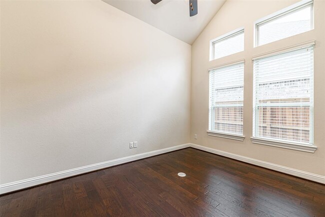 Building Photo - 28225 Beckwood Dr
