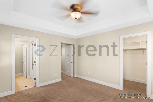 Building Photo - Unit