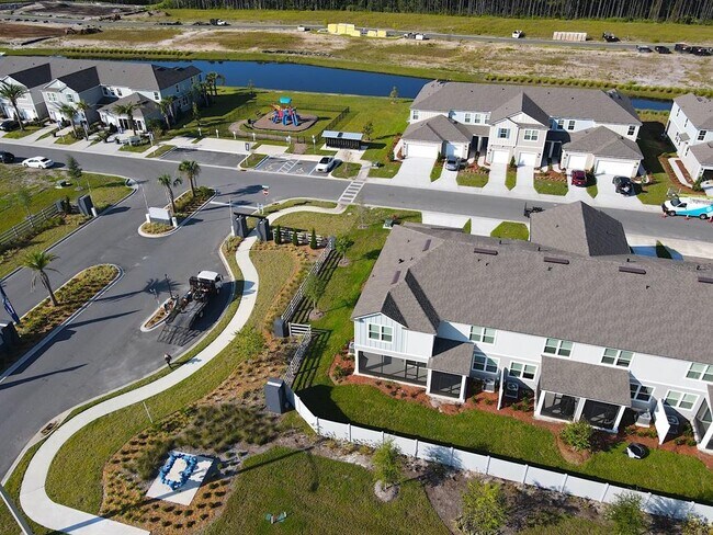 Building Photo - 121 Redbud Rd