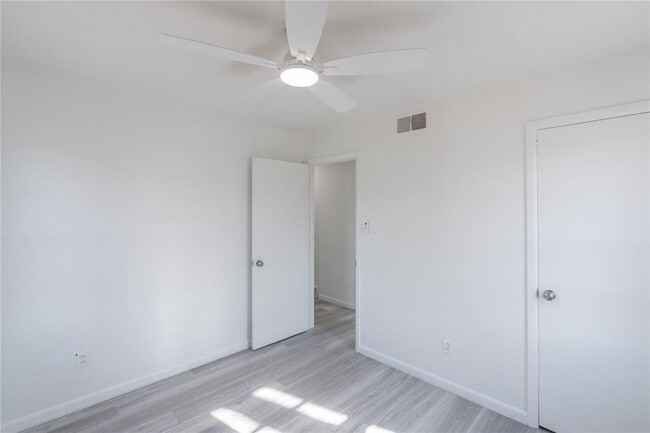 Building Photo - 2333 Eagle Dr