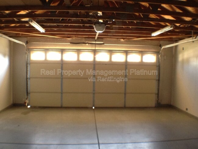 Building Photo - 2601 Fremont Ave