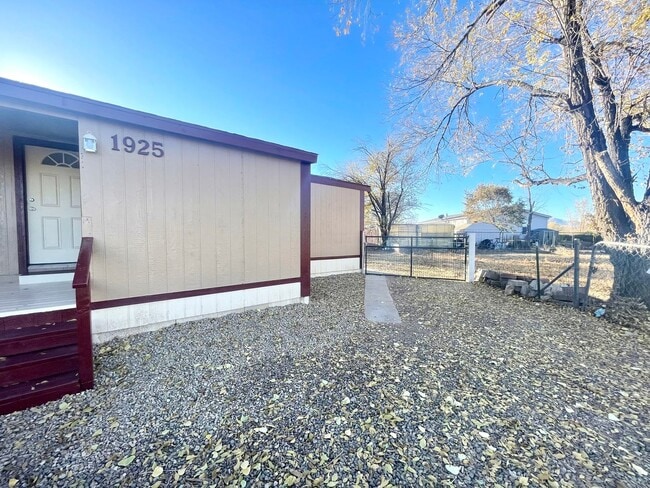 Building Photo - 3 bedroom in Chino!
