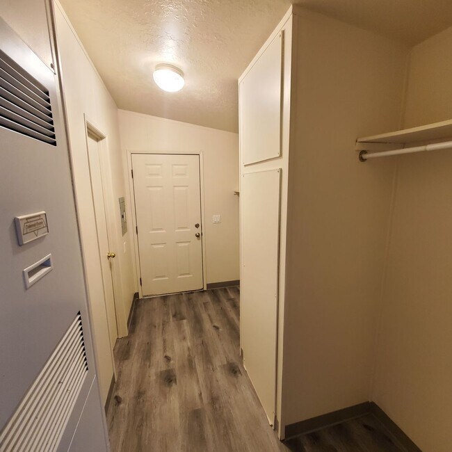 Building Photo - 31811 Begonia Ln