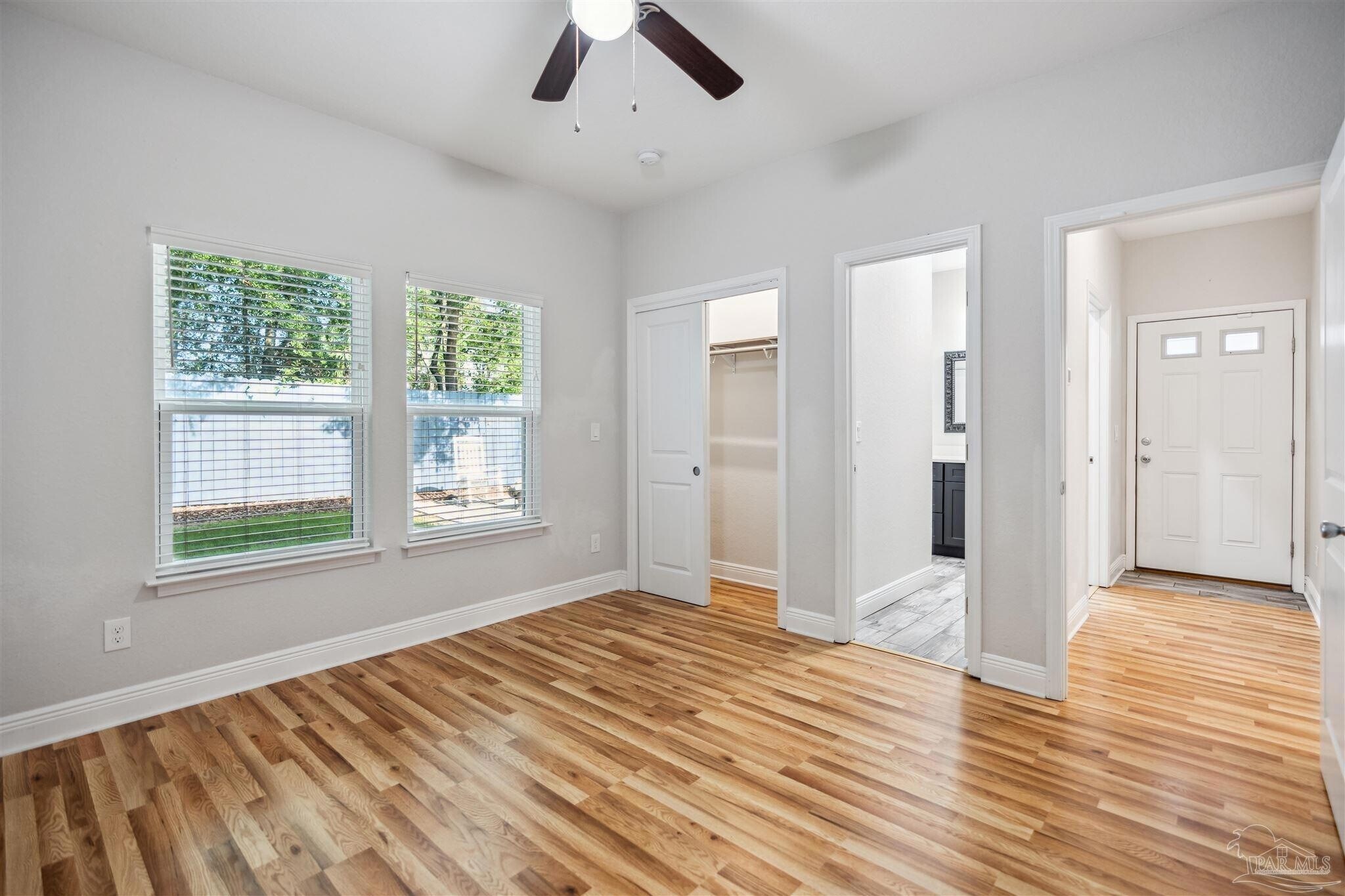 Building Photo - 912 N 8th Ave