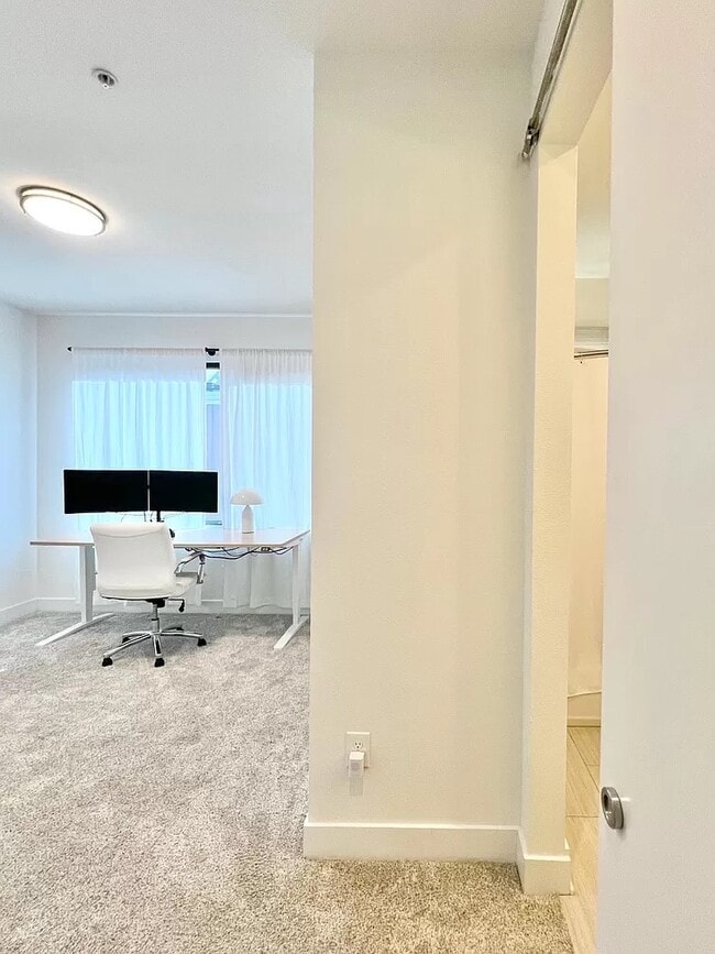 Building Photo - 814 2nd Ave N