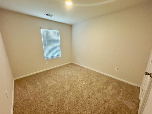 Building Photo - 1302 Camden Ln