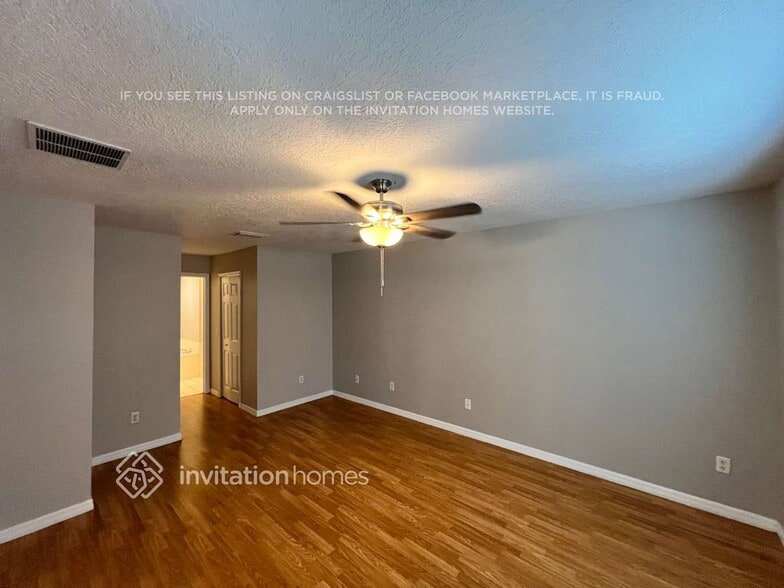 Building Photo - 5341 NW Aloha St