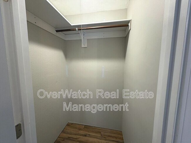 Building Photo - 6121 De Armoun Rd