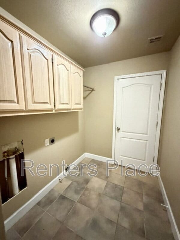 Building Photo - 3827 W Canton St