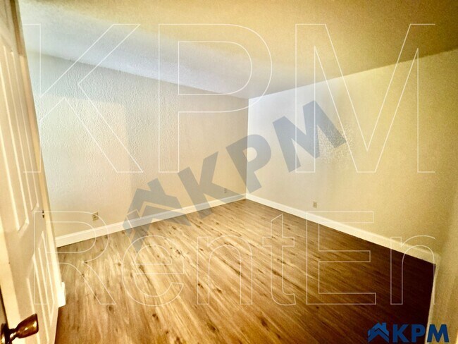Building Photo - 1311 W Century Blvd