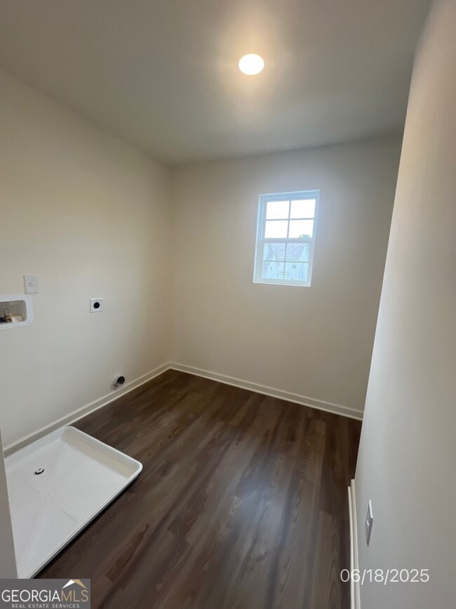 Building Photo - 105 Douglas Fir Dr