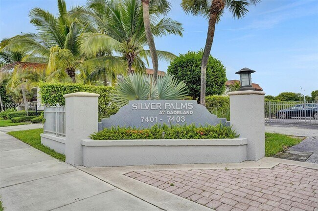 Building Photo - 7401 SW 82nd St