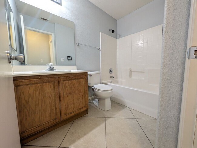 Building Photo - 1821 Running Fawn Ct
