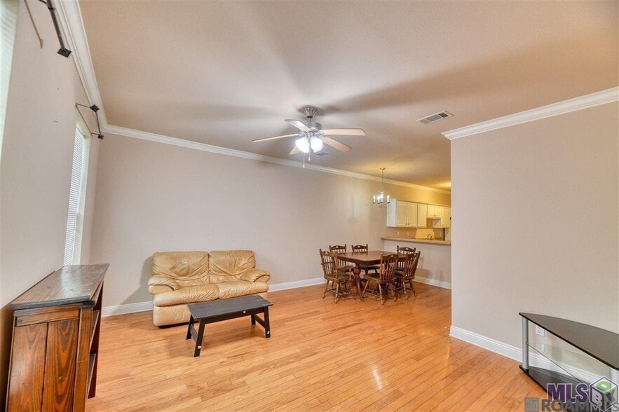 Building Photo - 5112 Arlington Ct