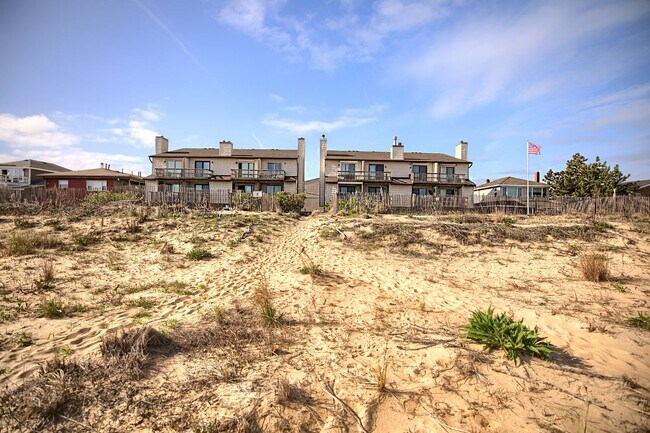 Building Photo - Call Sabrina at 757-767-0767 to schedule a tour!