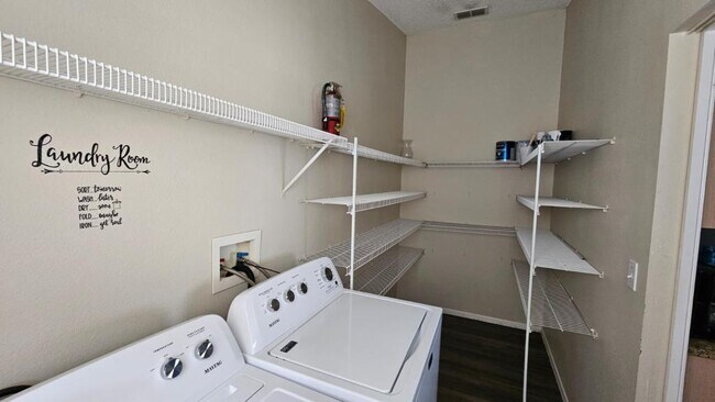 Building Photo - 510 Castlemain Cir