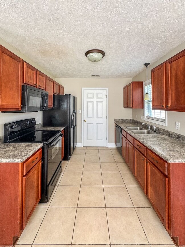 Building Photo - 274 Sanford Ct