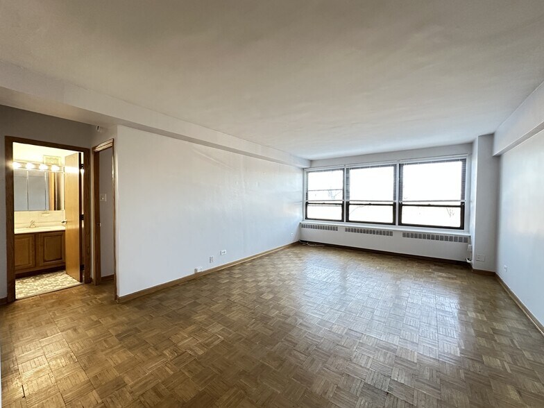 Building Photo - 4180 N Marine Dr