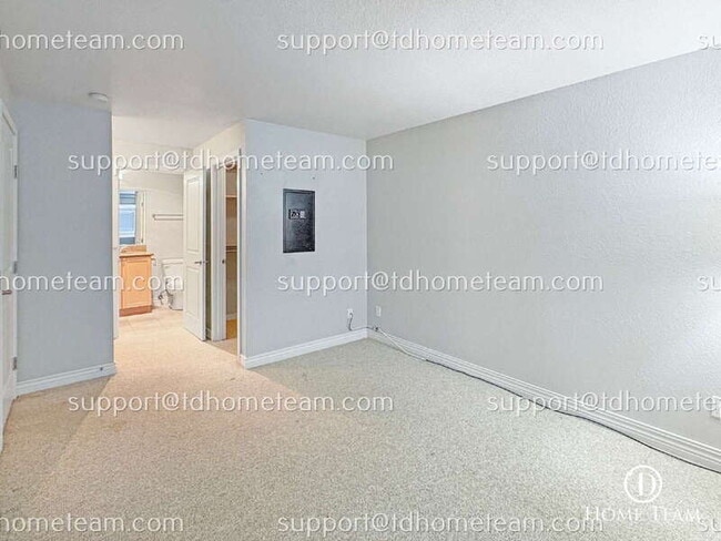 Building Photo - 1311 12th Ave S