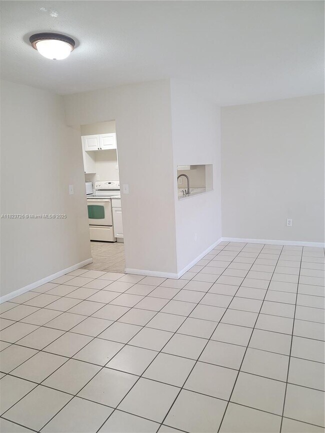Building Photo - 15354 SW 72nd St