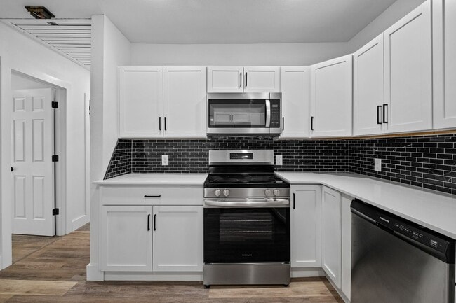 Building Photo - 4024 E Wagon Wheel Rd
