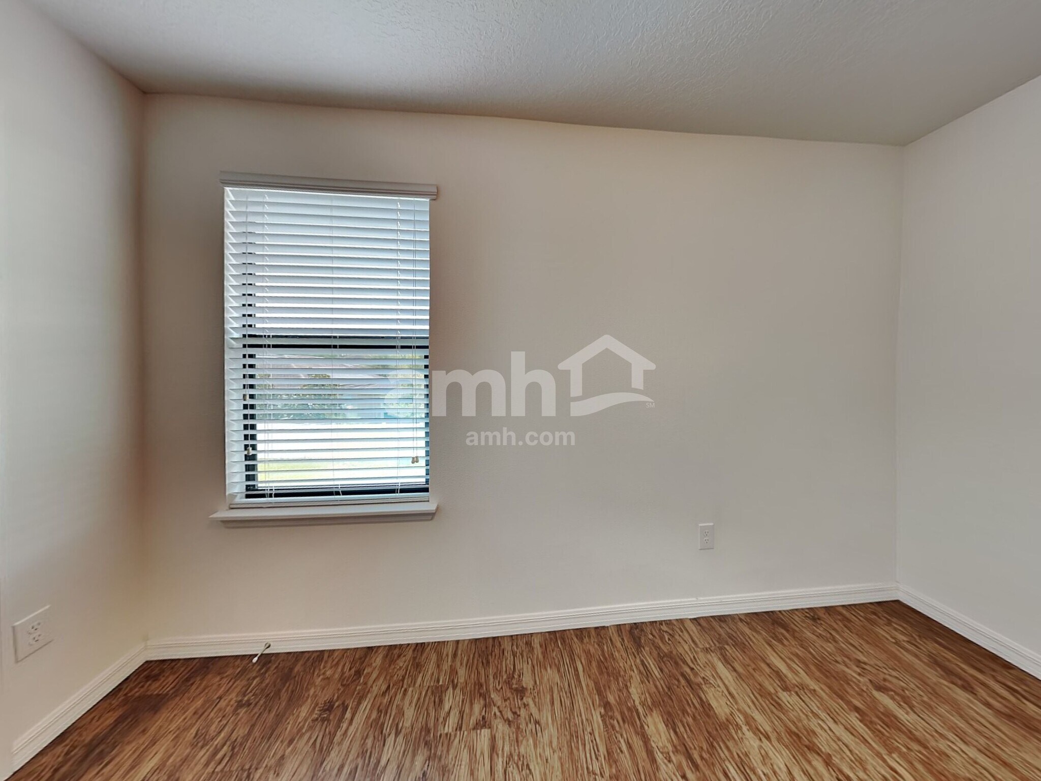 Building Photo - 11861 Thicket Wood Dr