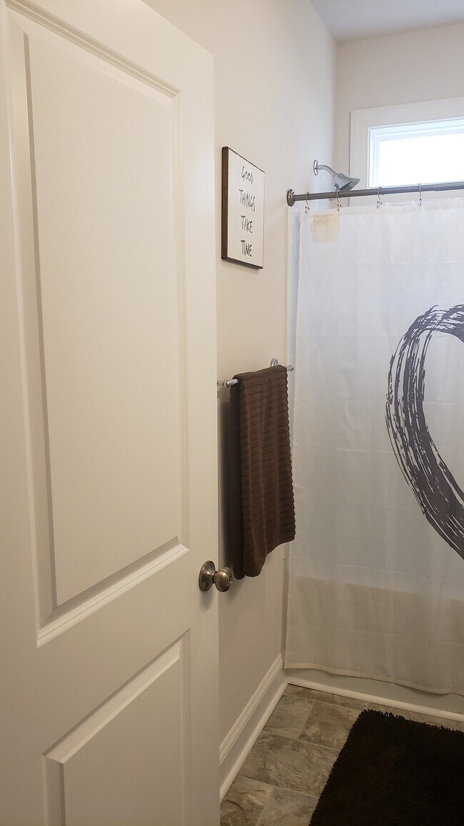 Building Photo - 413 Marietta Ln