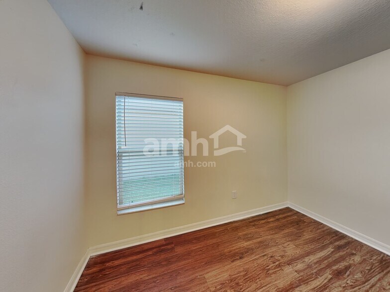 Building Photo - 10435 Carloway Hills Dr