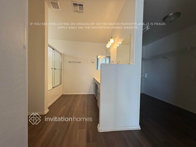 Building Photo - 12813 W Mauna Loa Ln